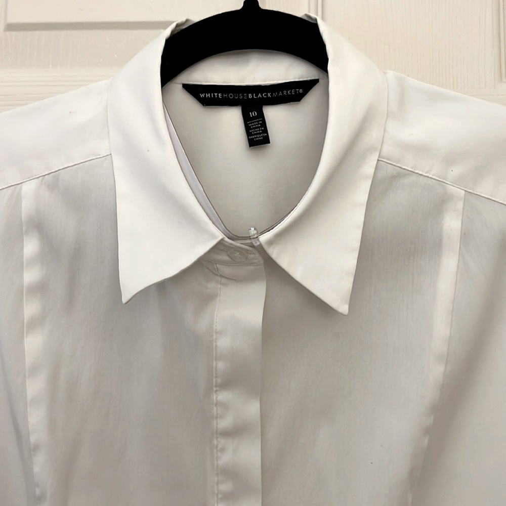 NWOT White House Black Market Crisp White Button Down Long Sleeve Tunic size 10